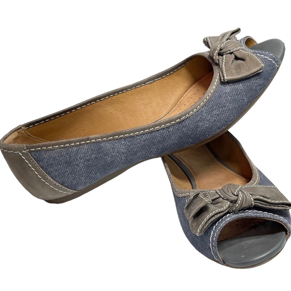 Clarks women’s size 8.5 denim leather bow slip on open toe dress shoes